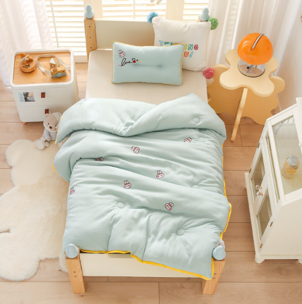 Hot Recommended Cartoon Children's Thickened Quilt Core (Cute Rabbit-Green [Class A Modal Brushing]) (Size 150*200cm Spring and Autumn Quilt [About 5 lbs])