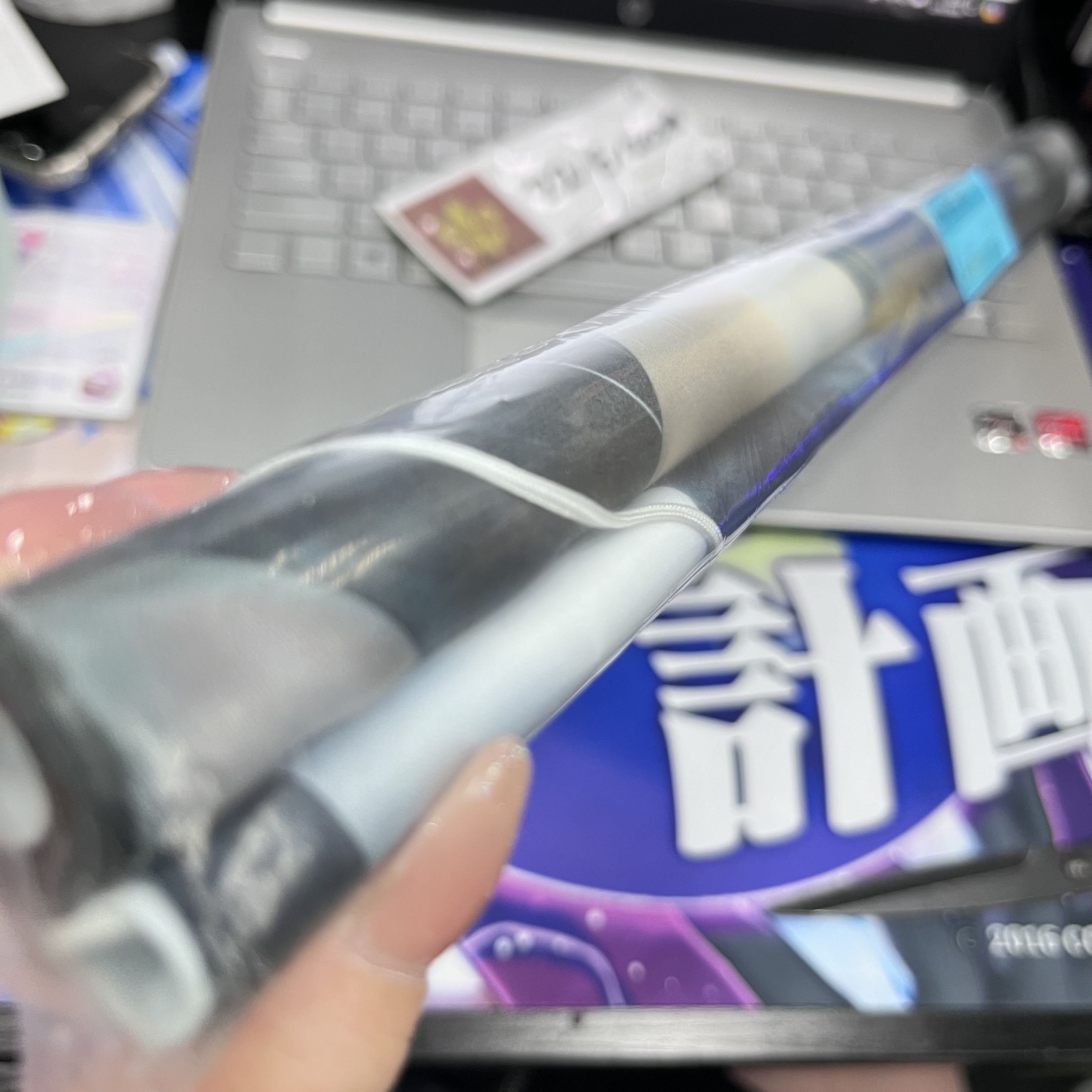 彩虹社 Alban 2022 生日掛畫