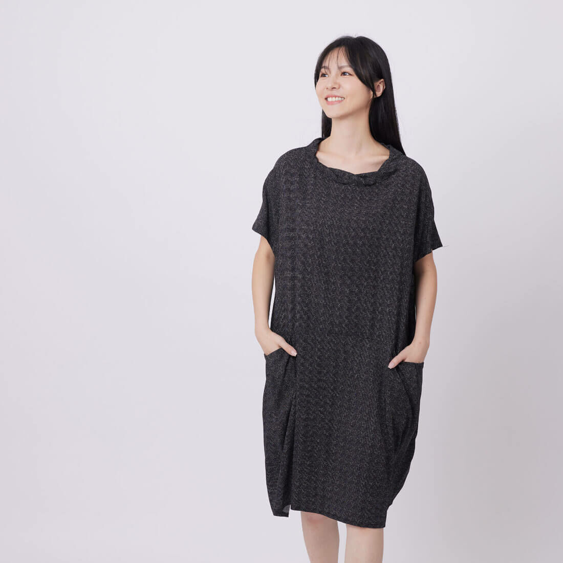 Evelyn滾領落肩大口袋洋裝/黑白細格