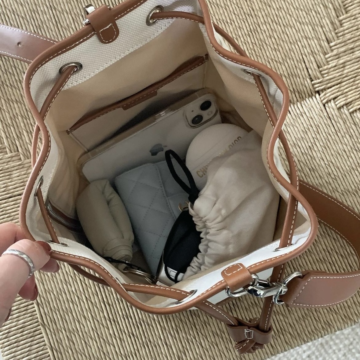 韓國代購> DEPOUND LURE BUCKET BAG