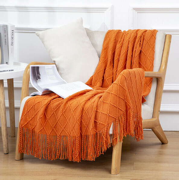 Popular lunch break knitted blanket (orange) (size: 130*230cm including tassels)