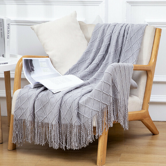 Popular lunch break knitted blanket (light gray) (size: 130*230cm including tassels)