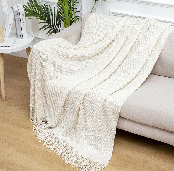 Popular waffle knitted blanket (milk white) (size: 127*172cm including tassels)
