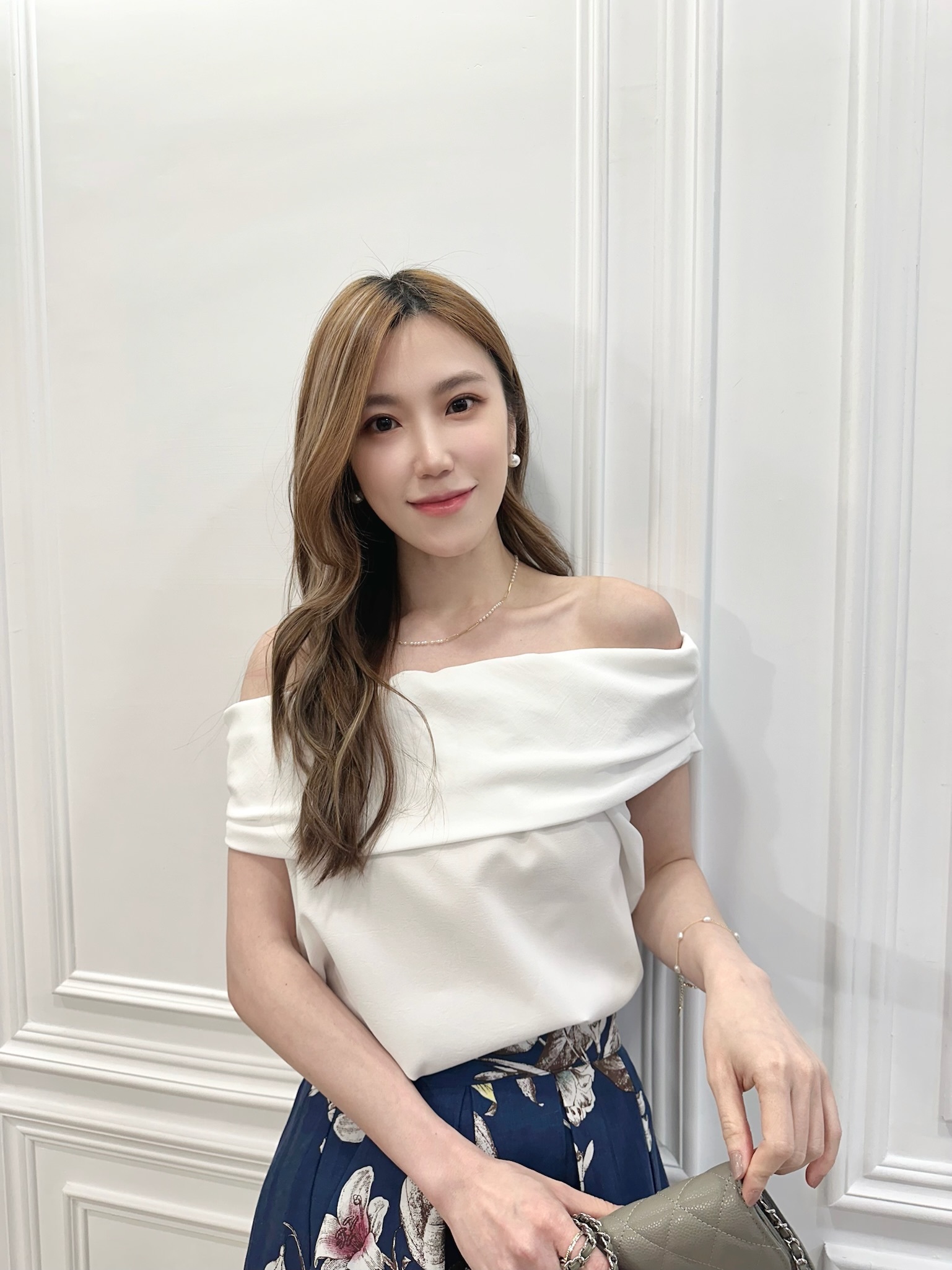 一字領抽繩翻領上衣