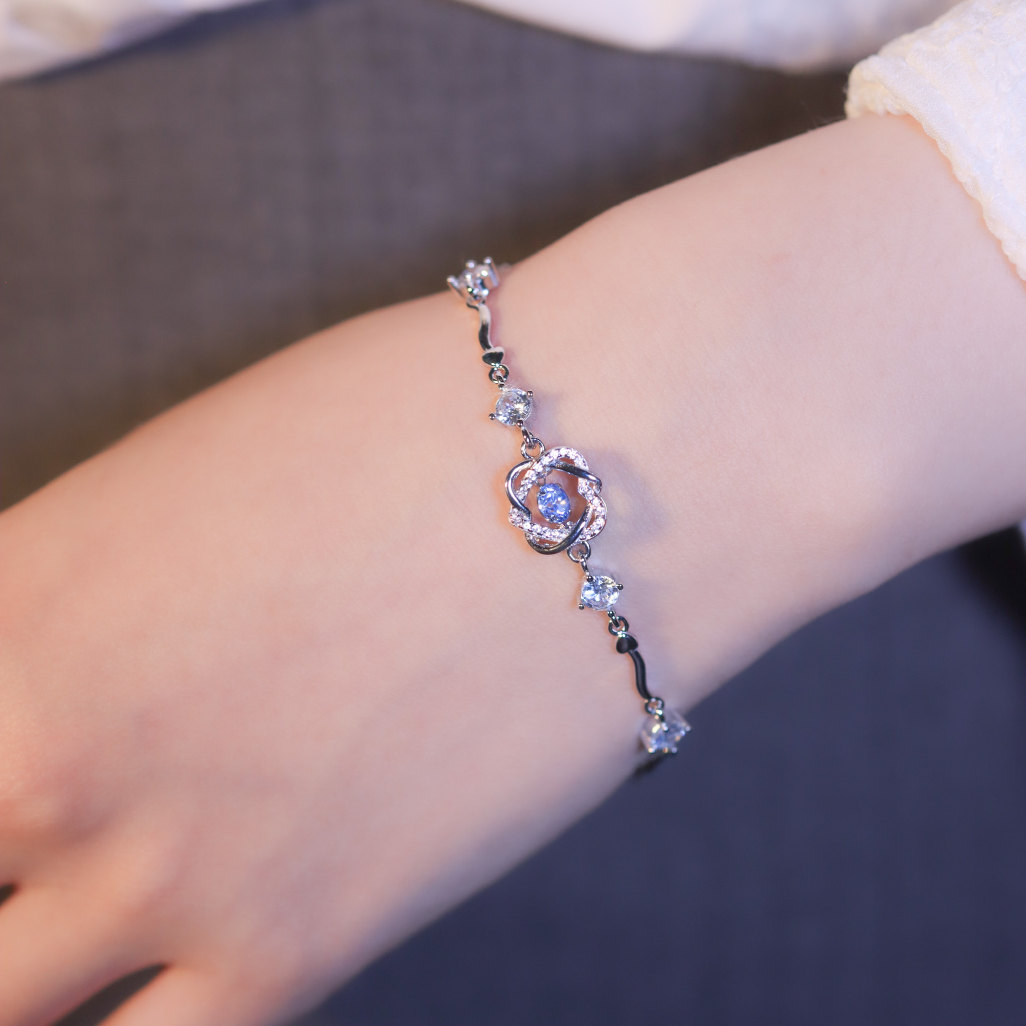 | 925 Silver・White Gold | Dancing Loving Each Other Bracelet | BR1057 |