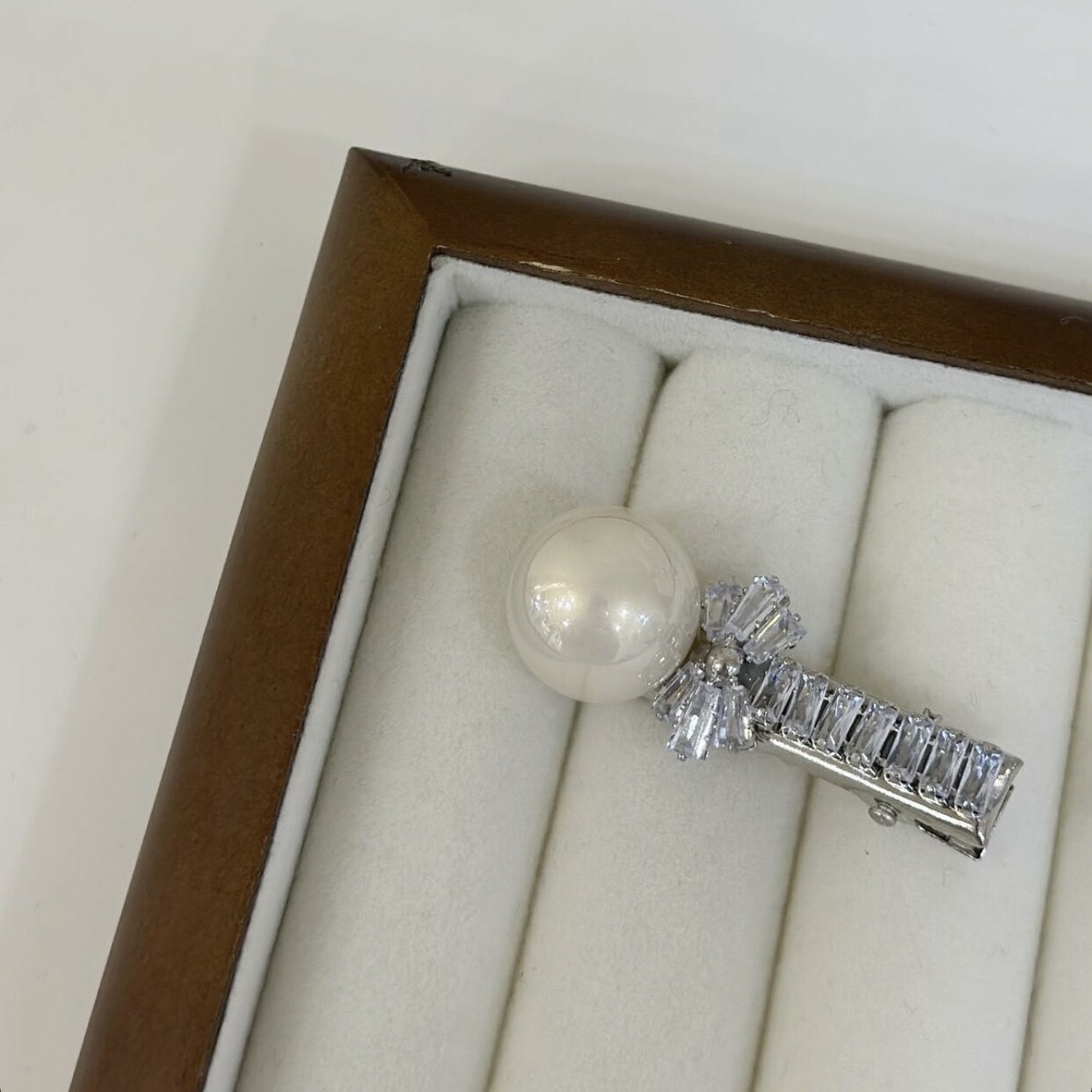 Y55珍珠蝴蝶結排鑽壓夾（單支）