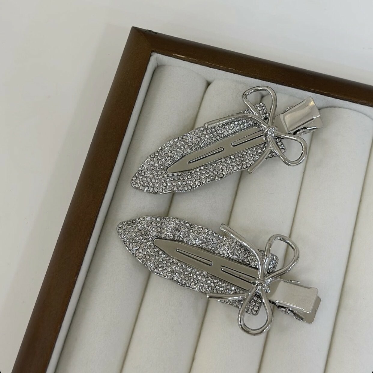 G16蝴蝶結水鑽無痕壓夾（單支）