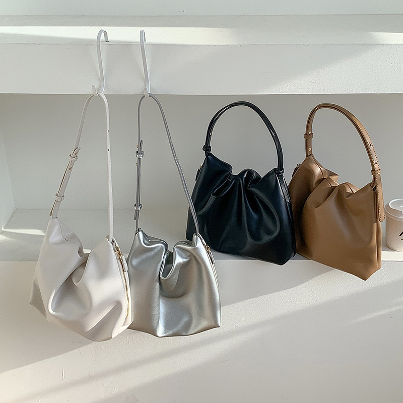 極簡素色皺褶柔軟包