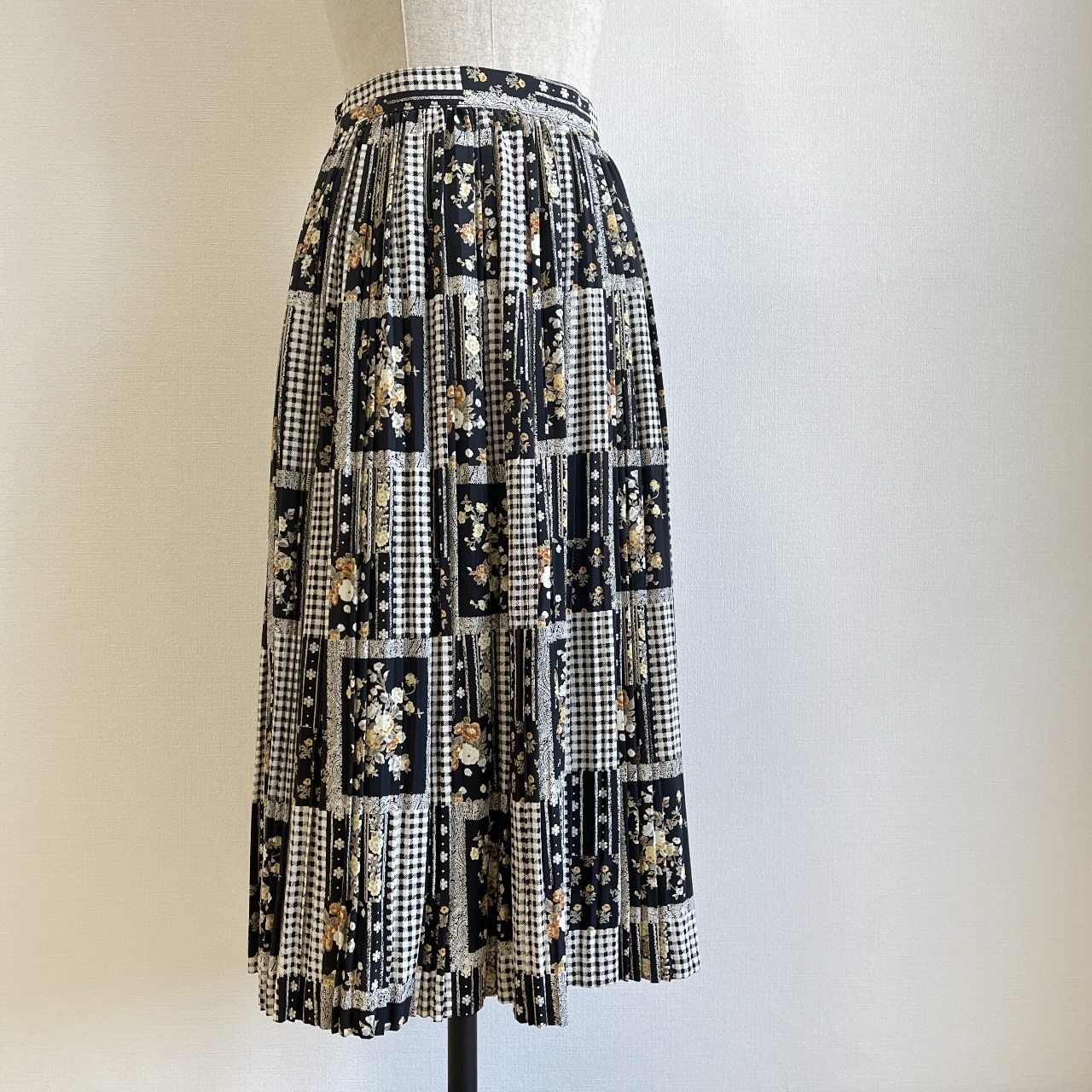 小清新黑白格紋花花圖案半身裙