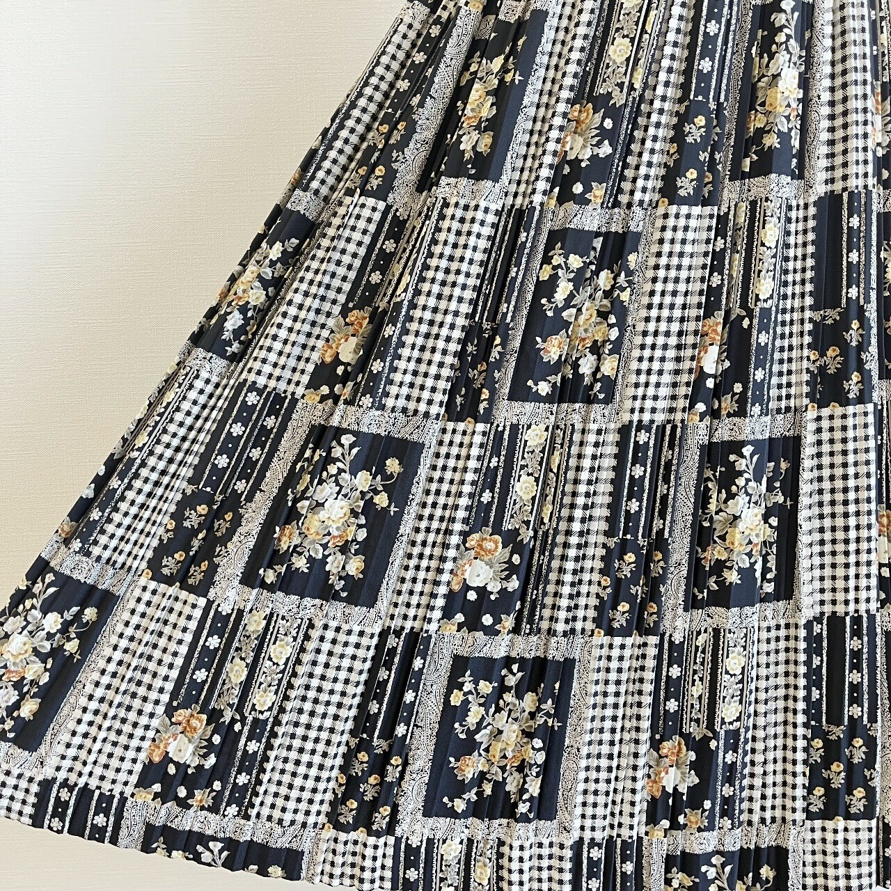 小清新黑白格紋花花圖案半身裙