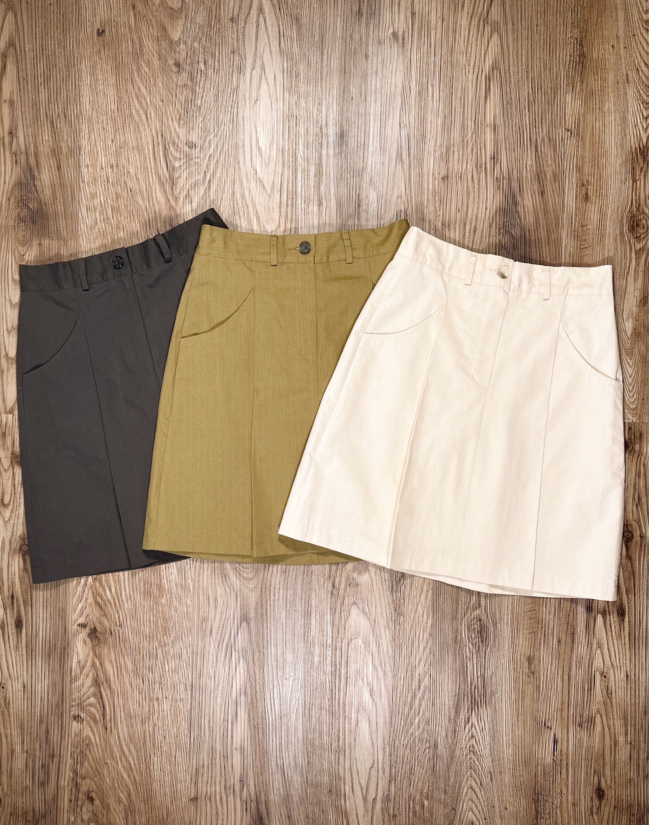 🌱前褶暗直紋布短裙