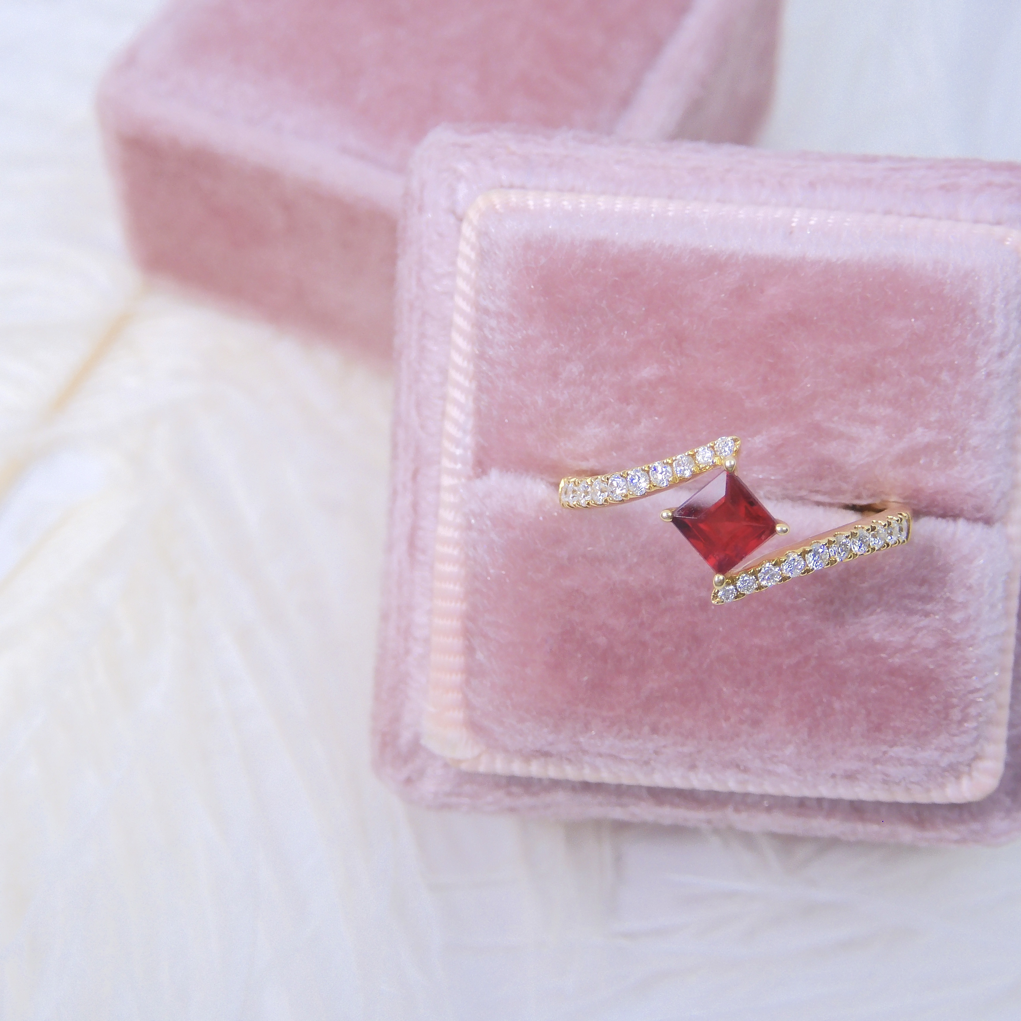 18K金 0.33ct 紅寶石戒指