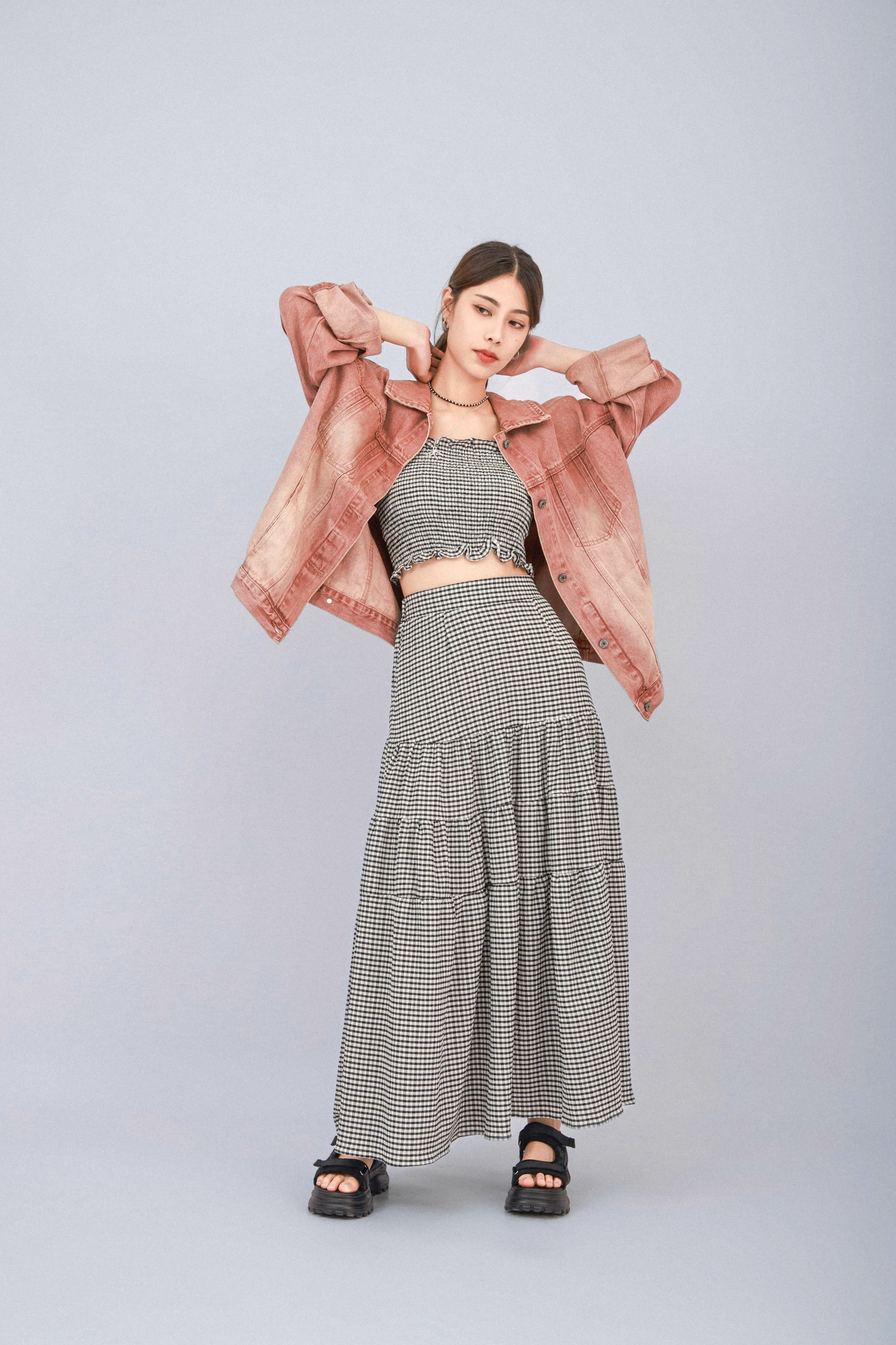 造型 953（外套＋連身裙）