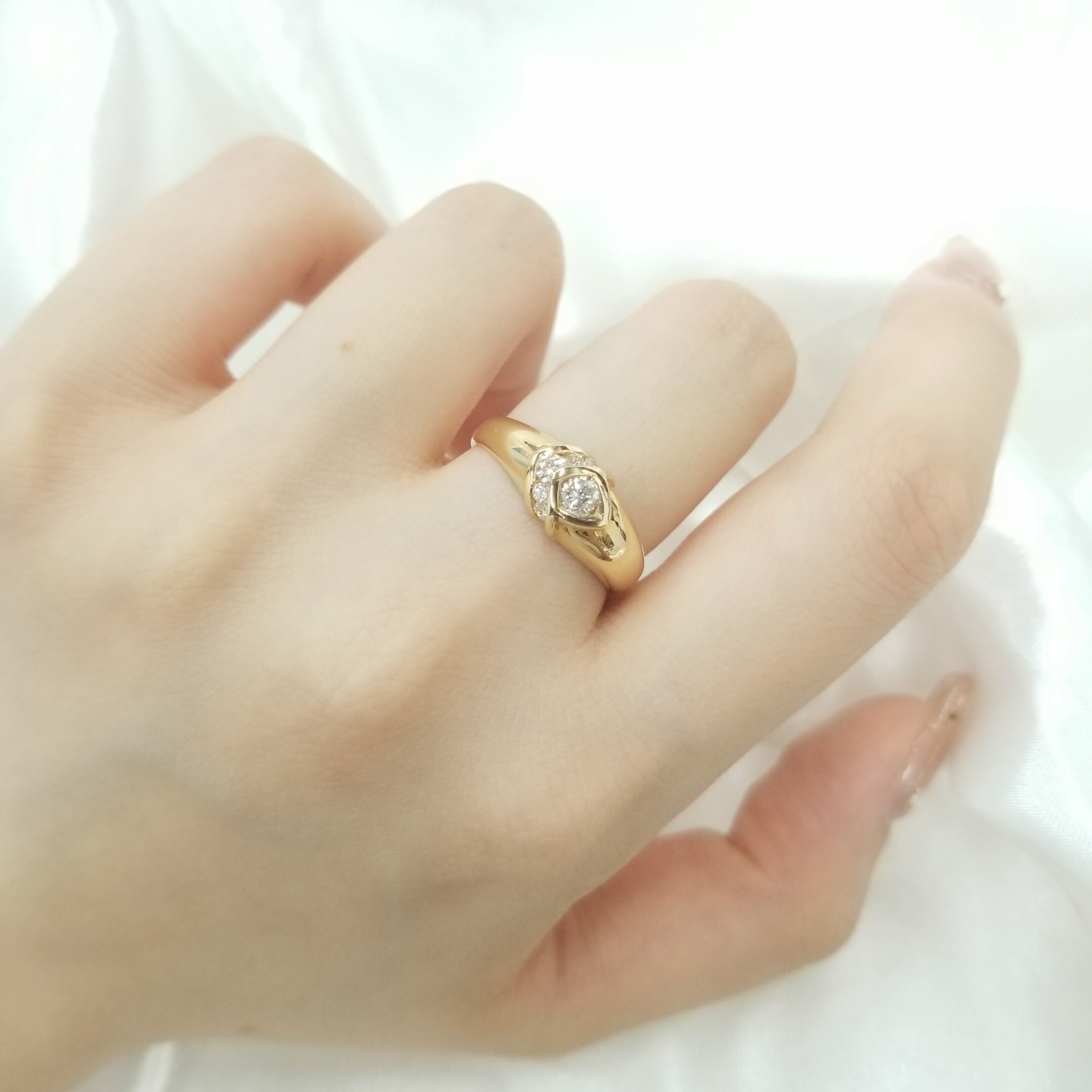 全新18K黃金【單粒12份鑽石】配小鑽共24份戒指