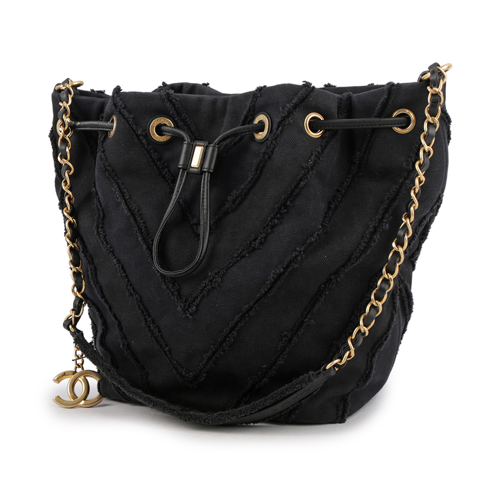【CHANEL】V紋布質金色皮穿鍊束口水桶包(黑色) A93727 Y61146 94305