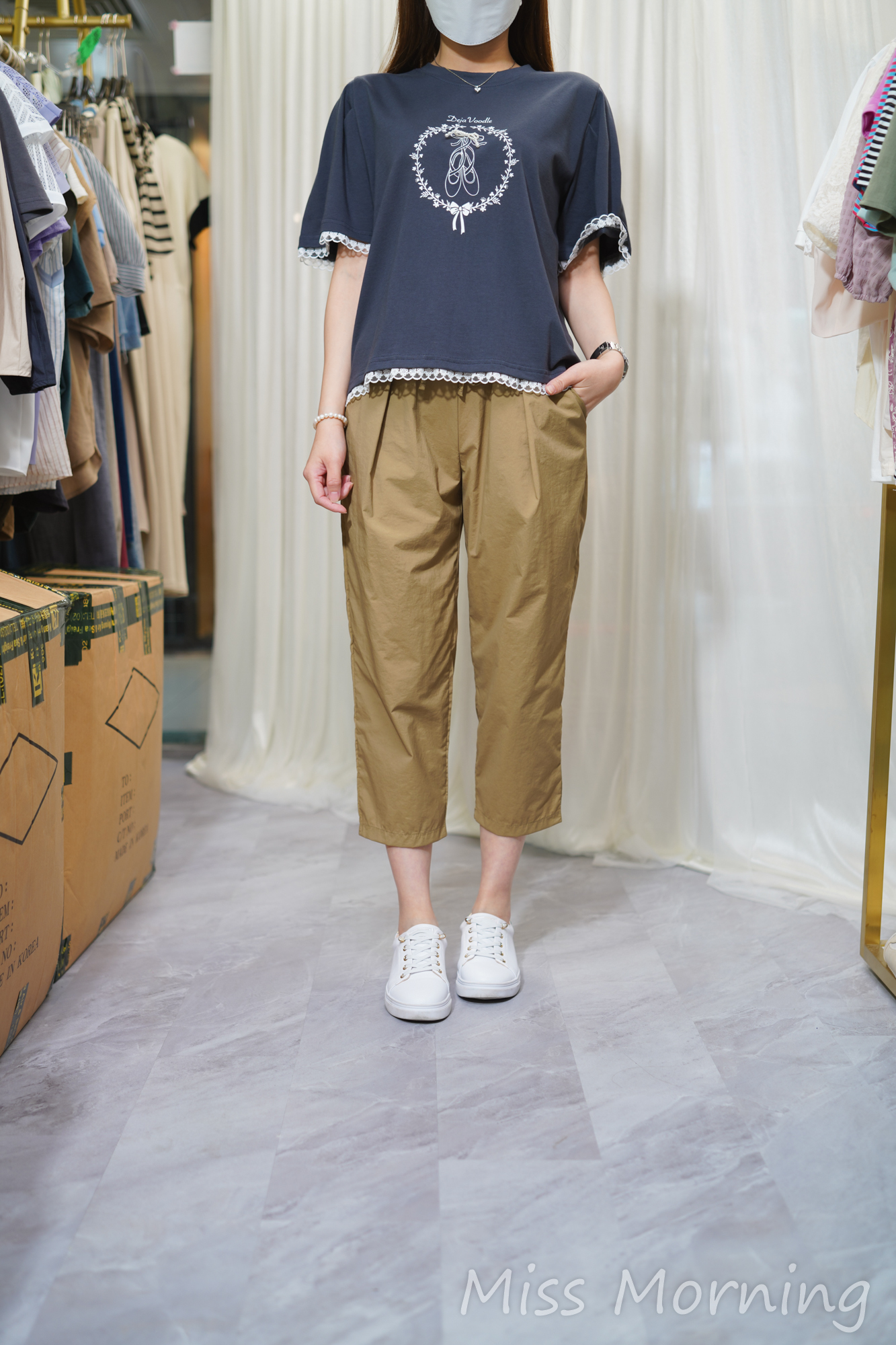 圖案款通花腳上衣(13932)