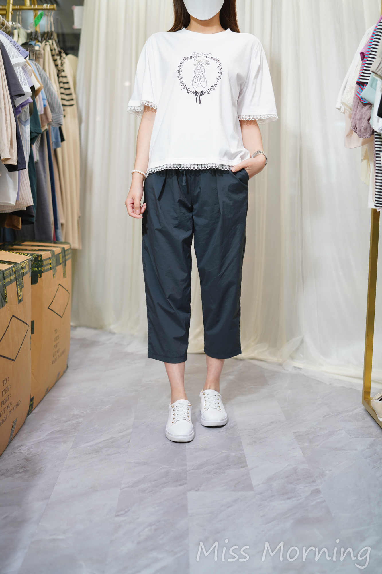 圖案款通花腳上衣(13932)