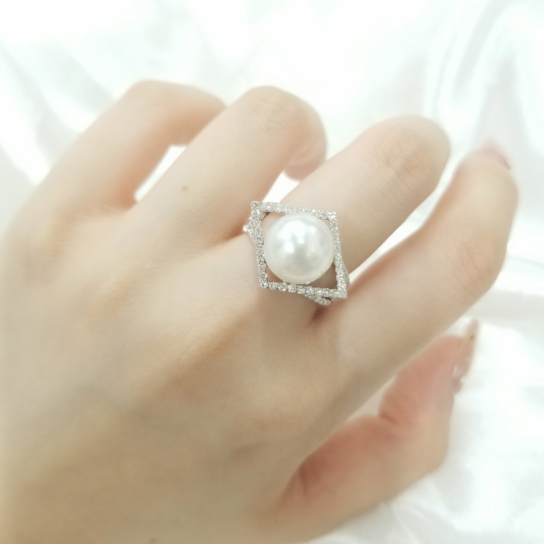 18K White Gold 0.65ct Pearl and Diamond Ring