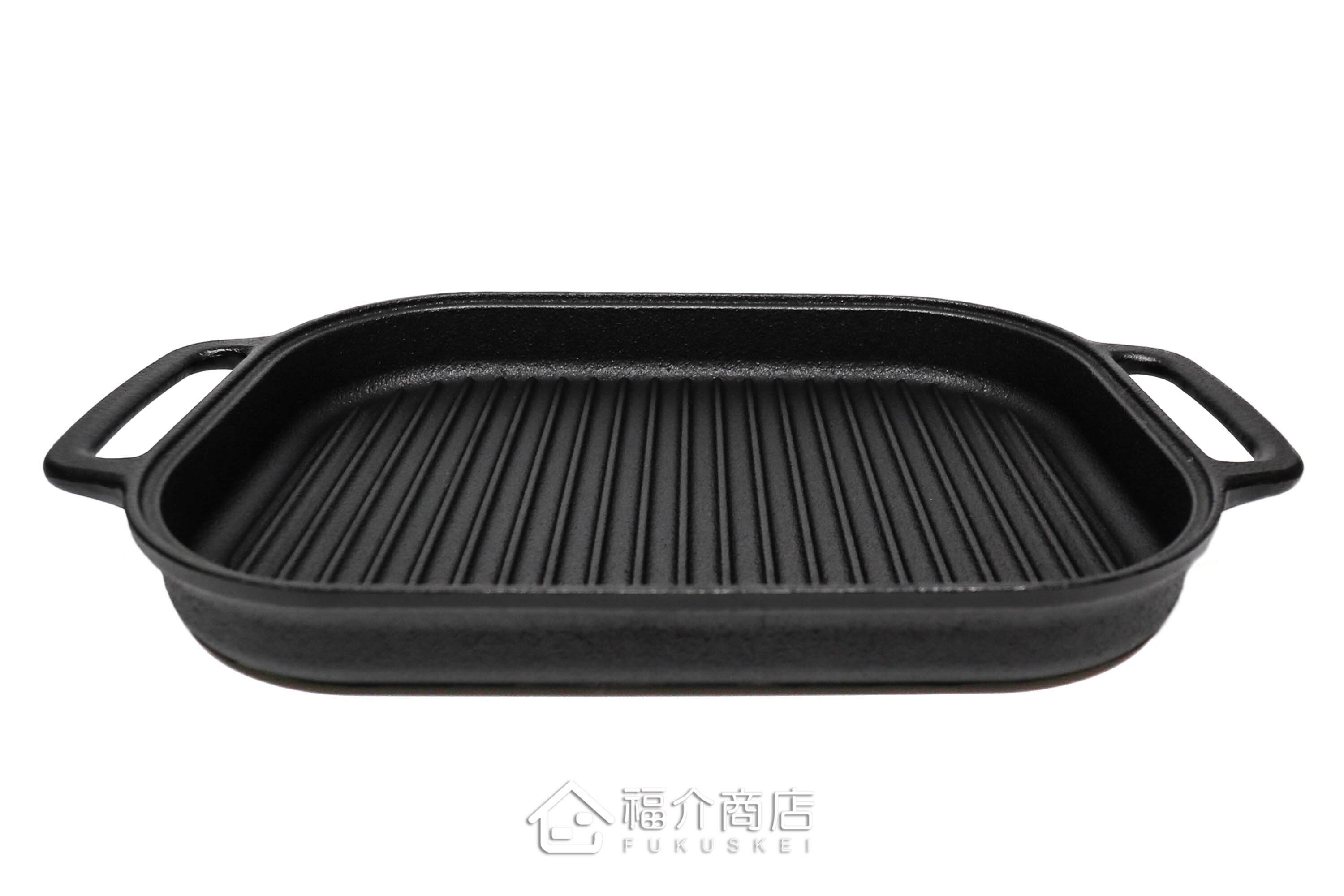 可以做煮、烤、炊、蒸、燻等多種菜餚的黑色鑄鐵萬能鍋