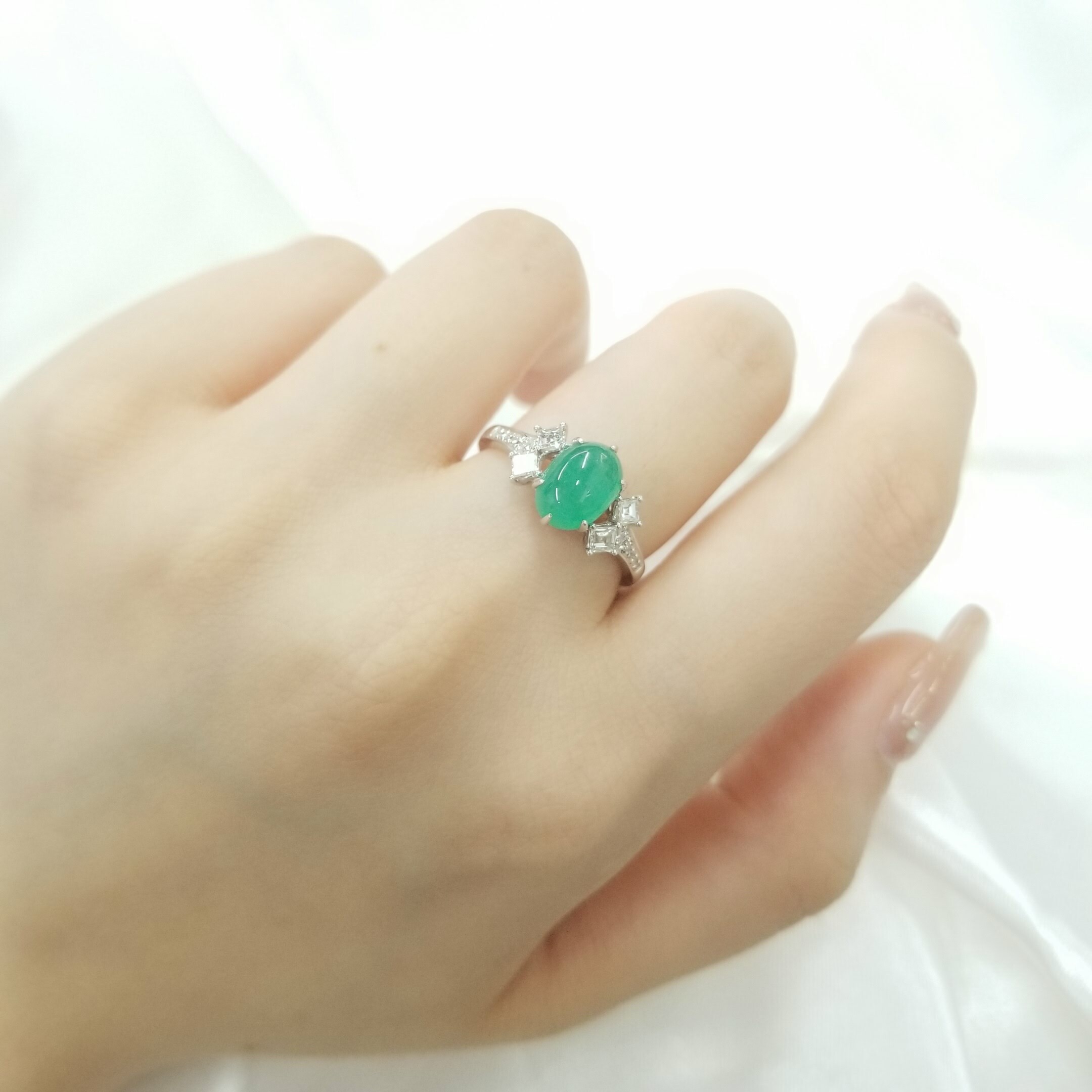 18K White Gold 1.32ct Emerald and Diamond Ring