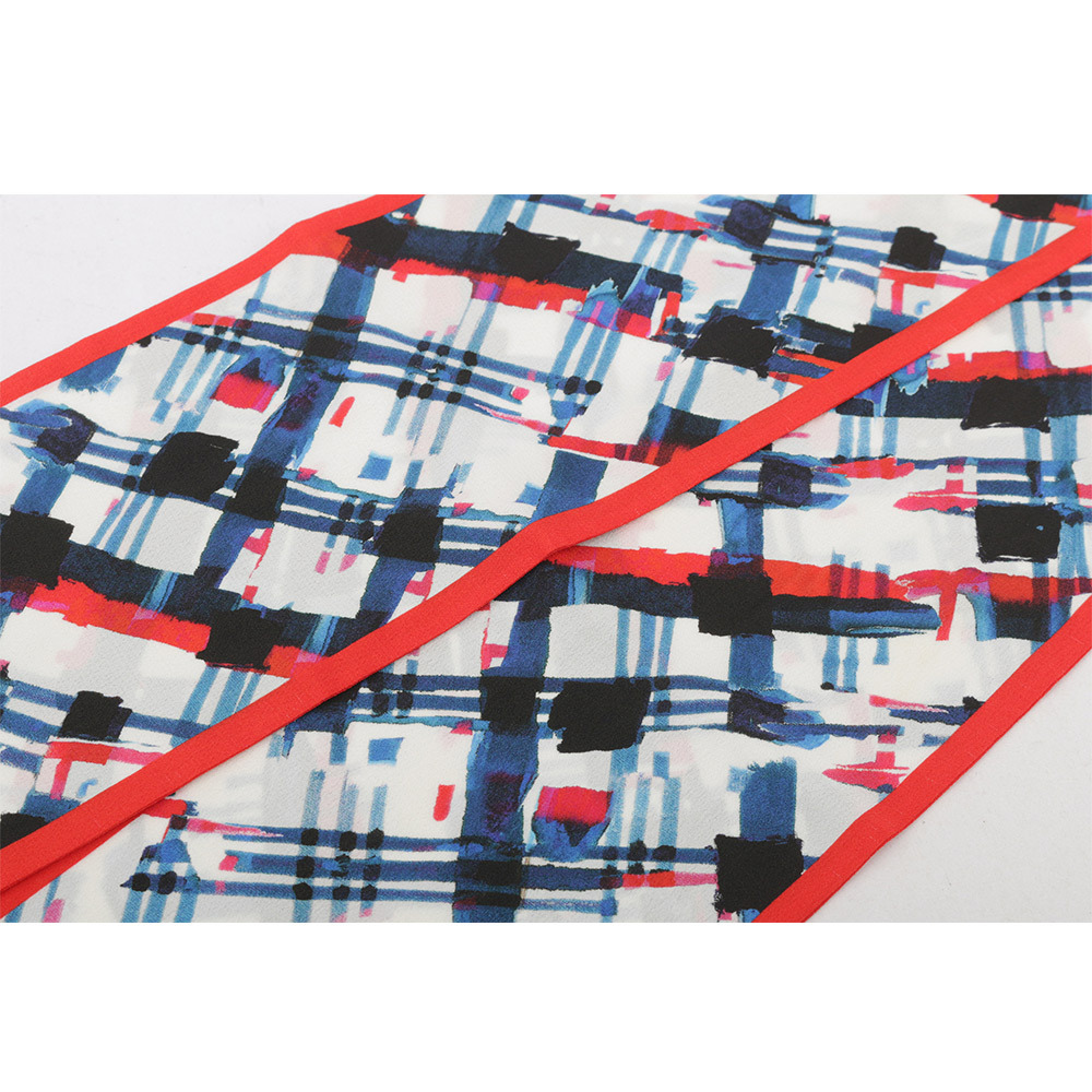 【CHANEL】暈染格紋圖案絲巾(紅色/藍色/白色) CH75000014