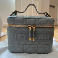 [S] DIOR WOMEN SLG DIORTRAVEL VANITY LAMBSKIN, S5488UNTR-M41G (SDD45)