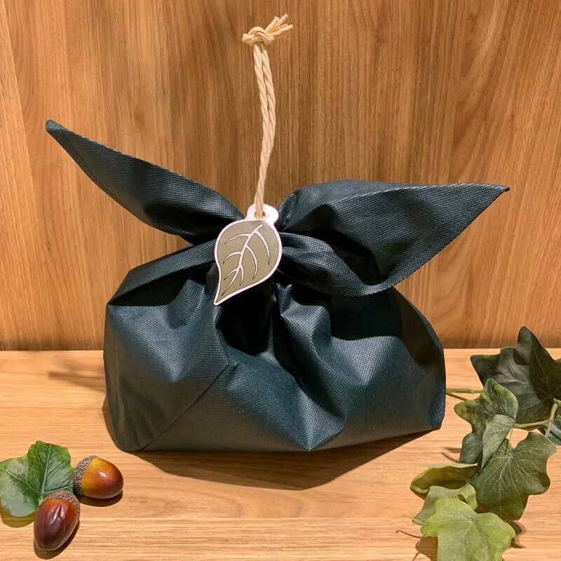 不織布禮物袋M 連吊牌