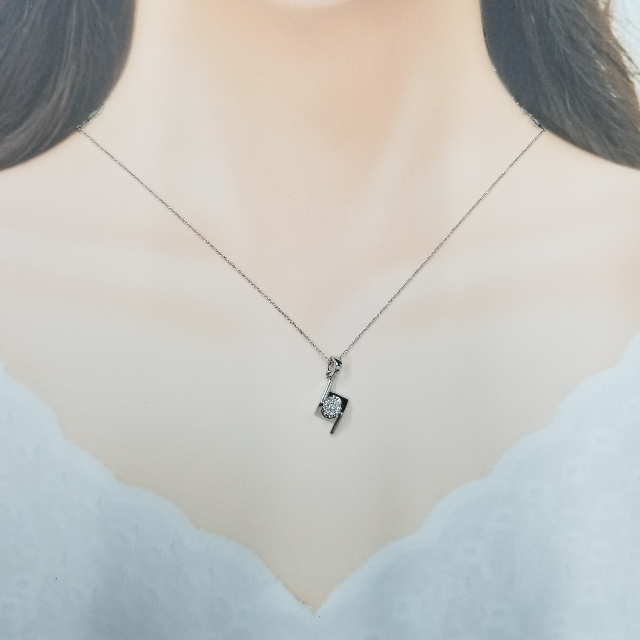 18K White Gold 0.11ct Diamond Pendant