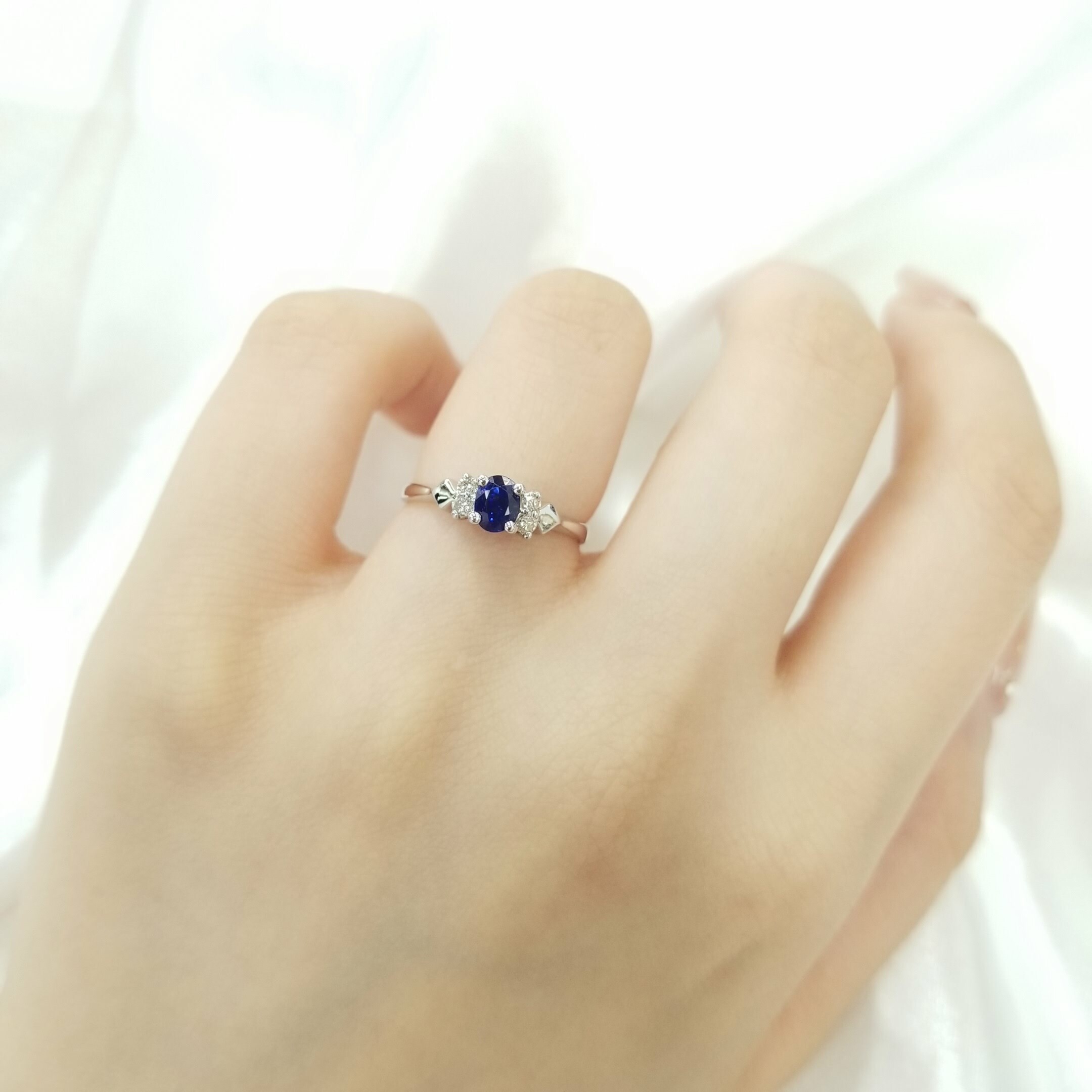 全新18K白金【單粒56份藍寶石】配4份鑽石戒指