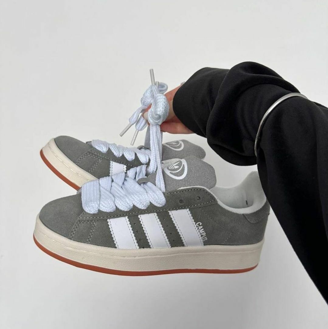 ADIDAS CAMPUS 00S 麵包鞋 三葉草 灰白 焦糖底 麂皮 男女鞋 HQ8707 / 現貨