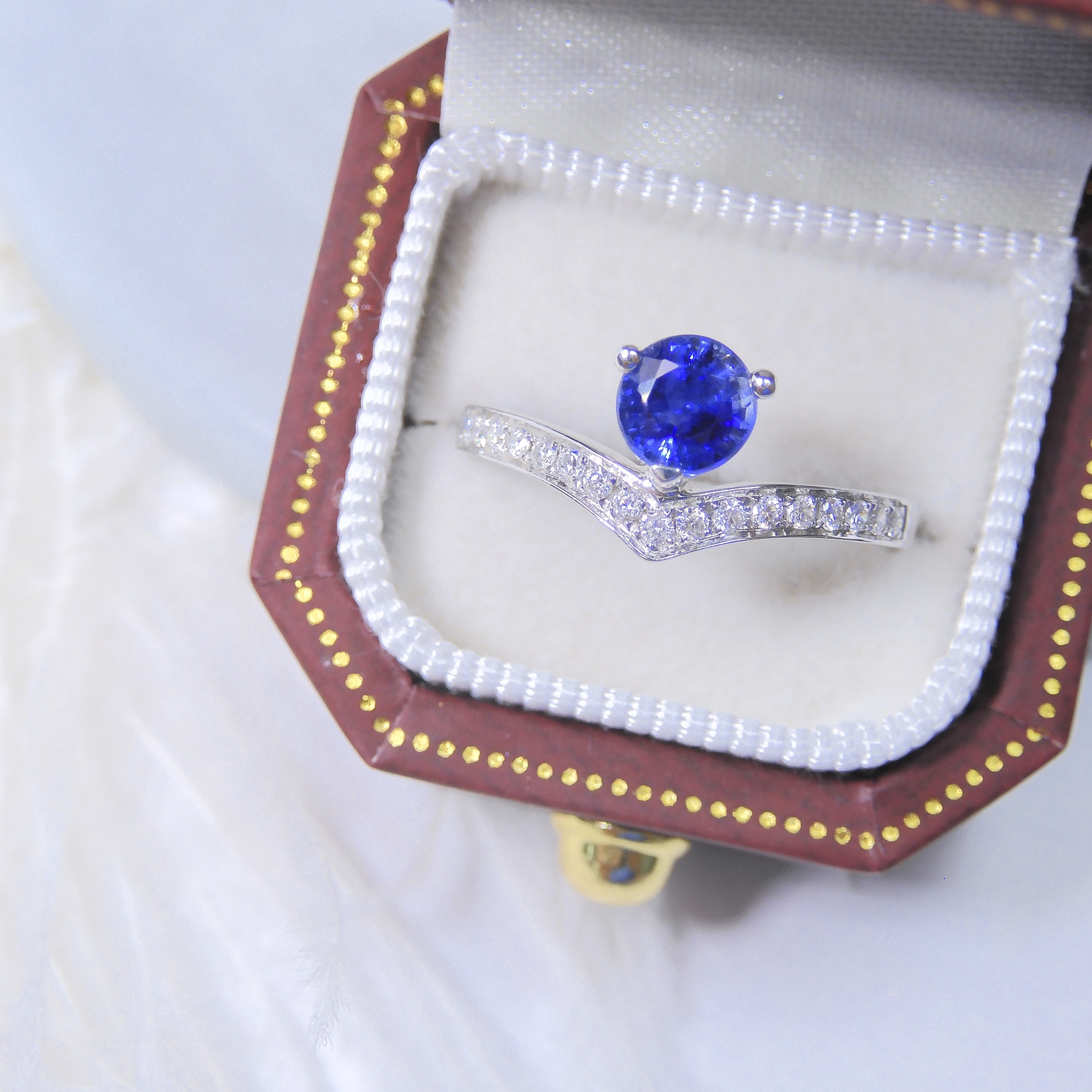 18K金 0.775ct 藍寶石戒指