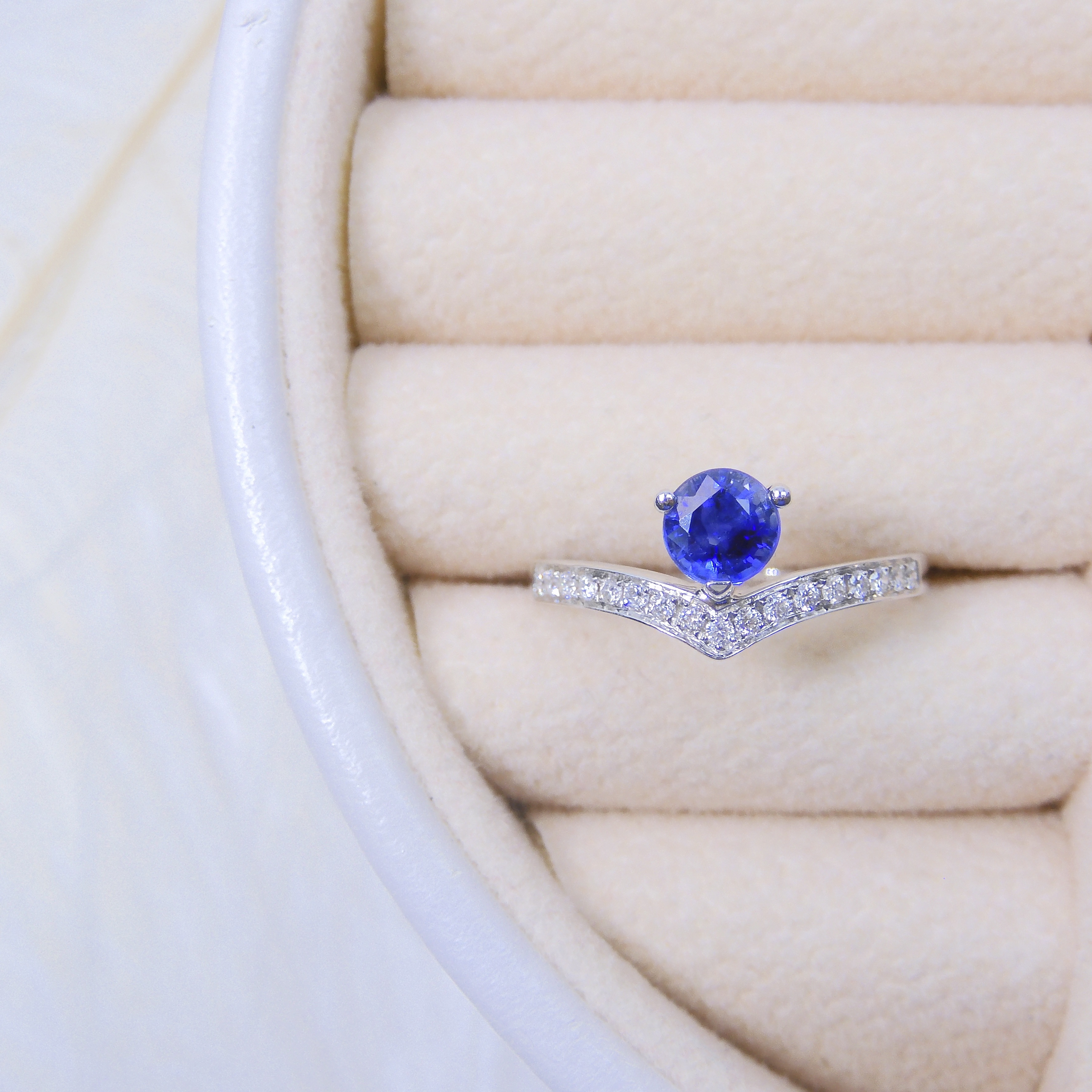 18K金 0.775ct 藍寶石戒指