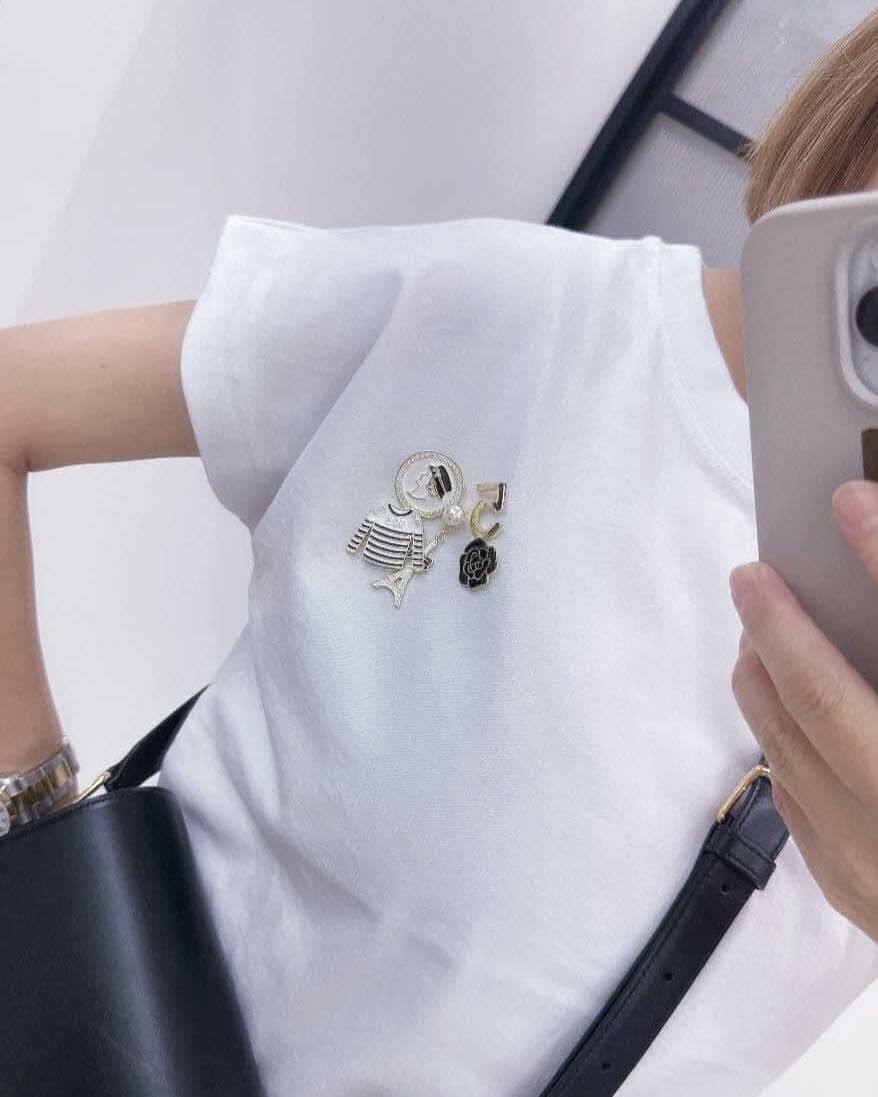 【質感小香別針5件組設計上衣】（預購）