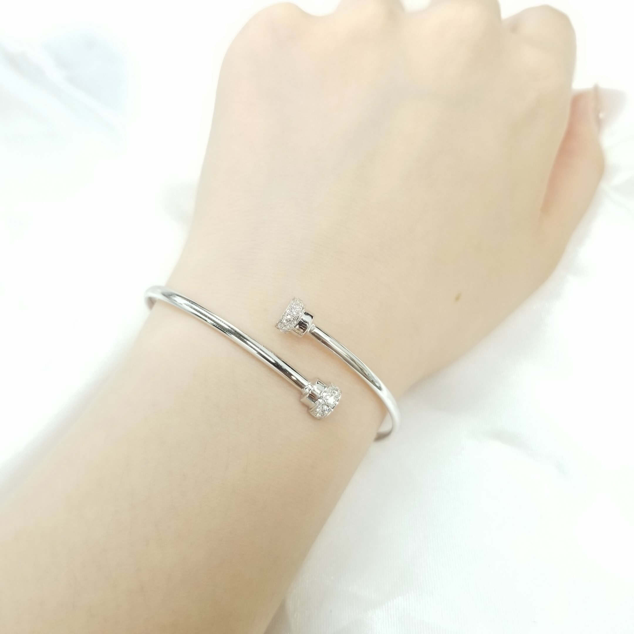 全新18K白金25份鑽石手鈪