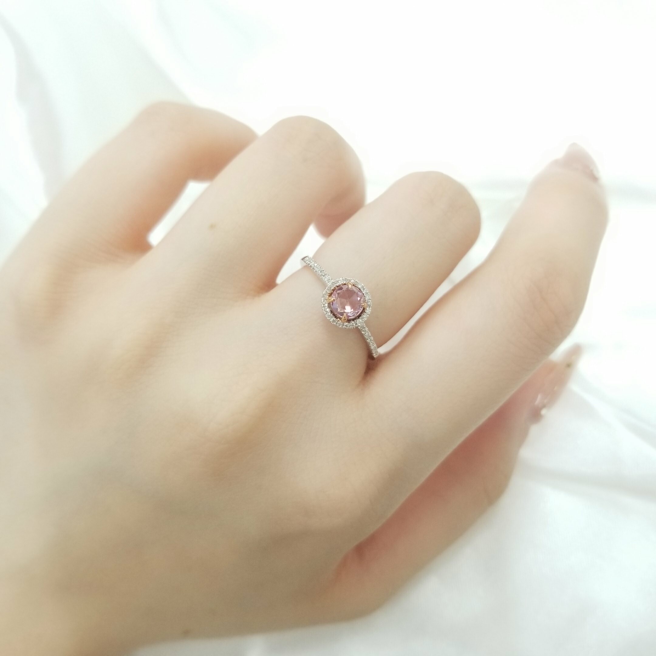 全新18K白金【單粒37份粉紅藍寶】配10份鑽石戒指