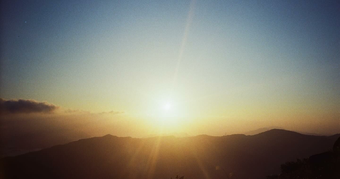 🌅