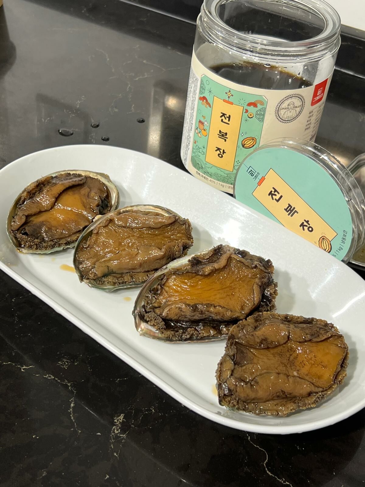 (~預購~) 水產海盜 - 醬油有殼海鮑魚 （大size ) 1KG (一樽)