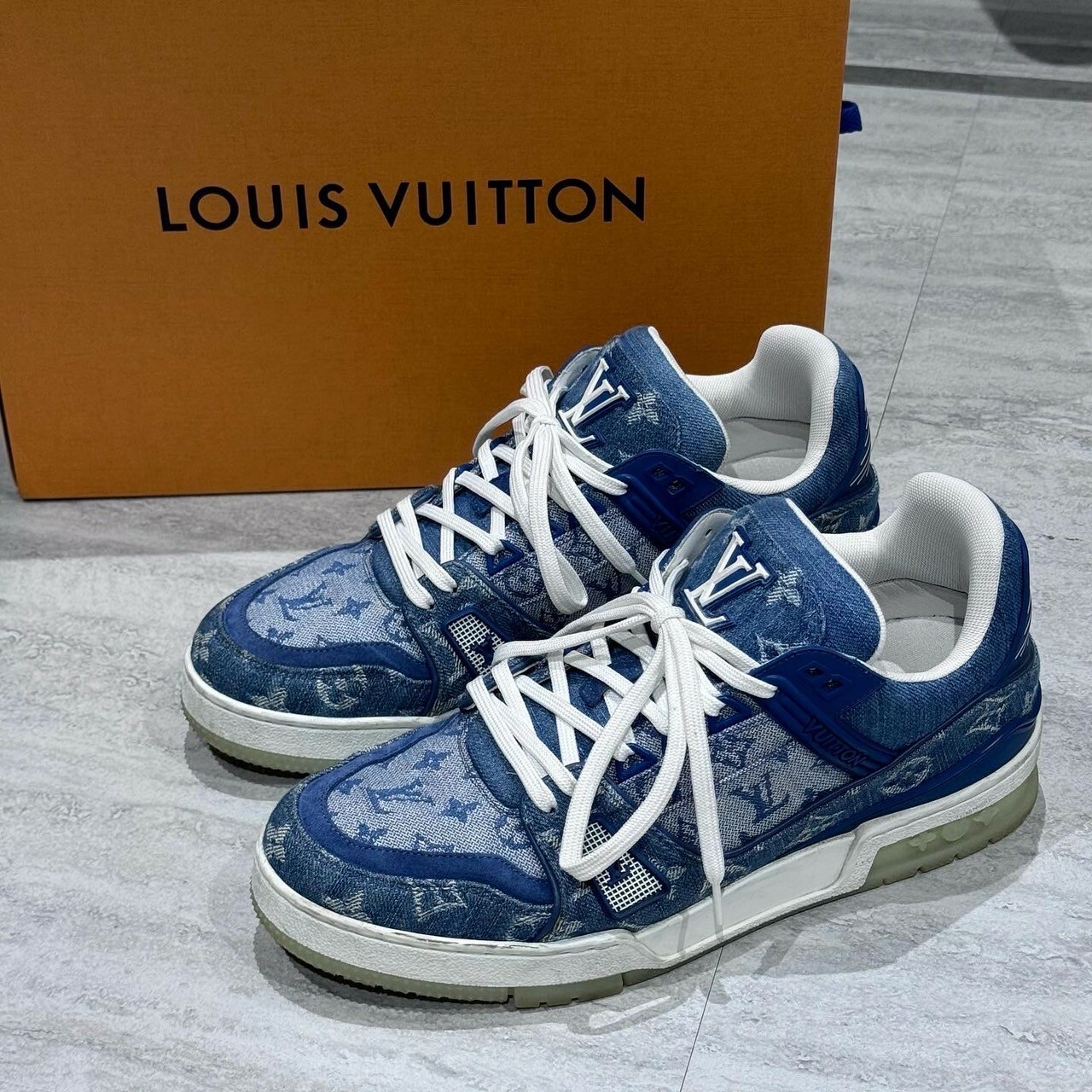 二手美品 LV 絕版品 滿版牛仔老花Trainer