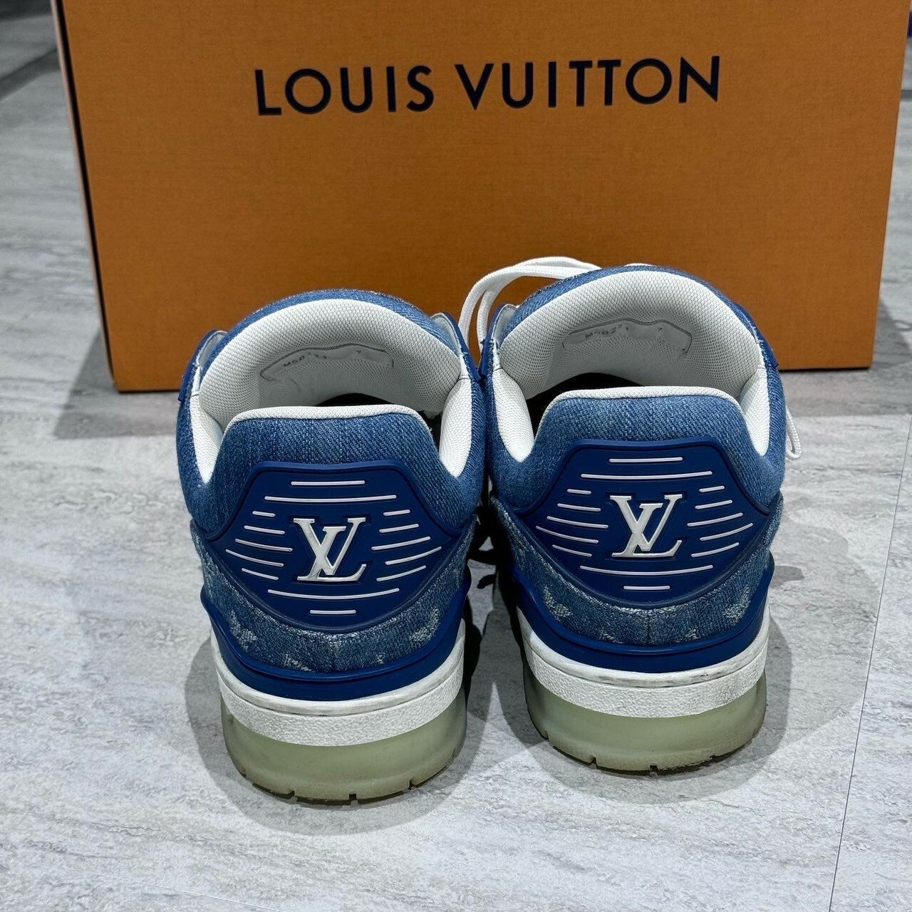 二手美品 LV 絕版品 滿版牛仔老花Trainer