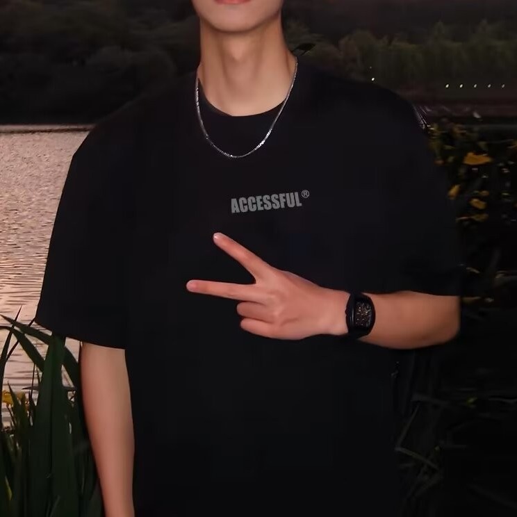 潮流百搭休閒字母設計短袖T恤