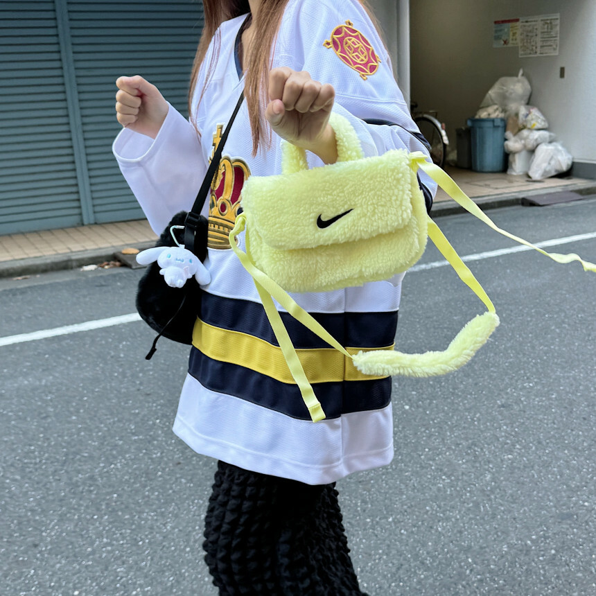 Nike Faux Fur Mini Bag 檸檬黃 羊羔毛 小包 迷你包 側背包 多夾層 FB3039-331