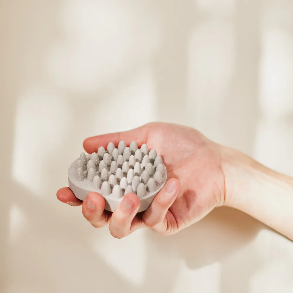 SOEL Living-Oil Scalp Massage Brush