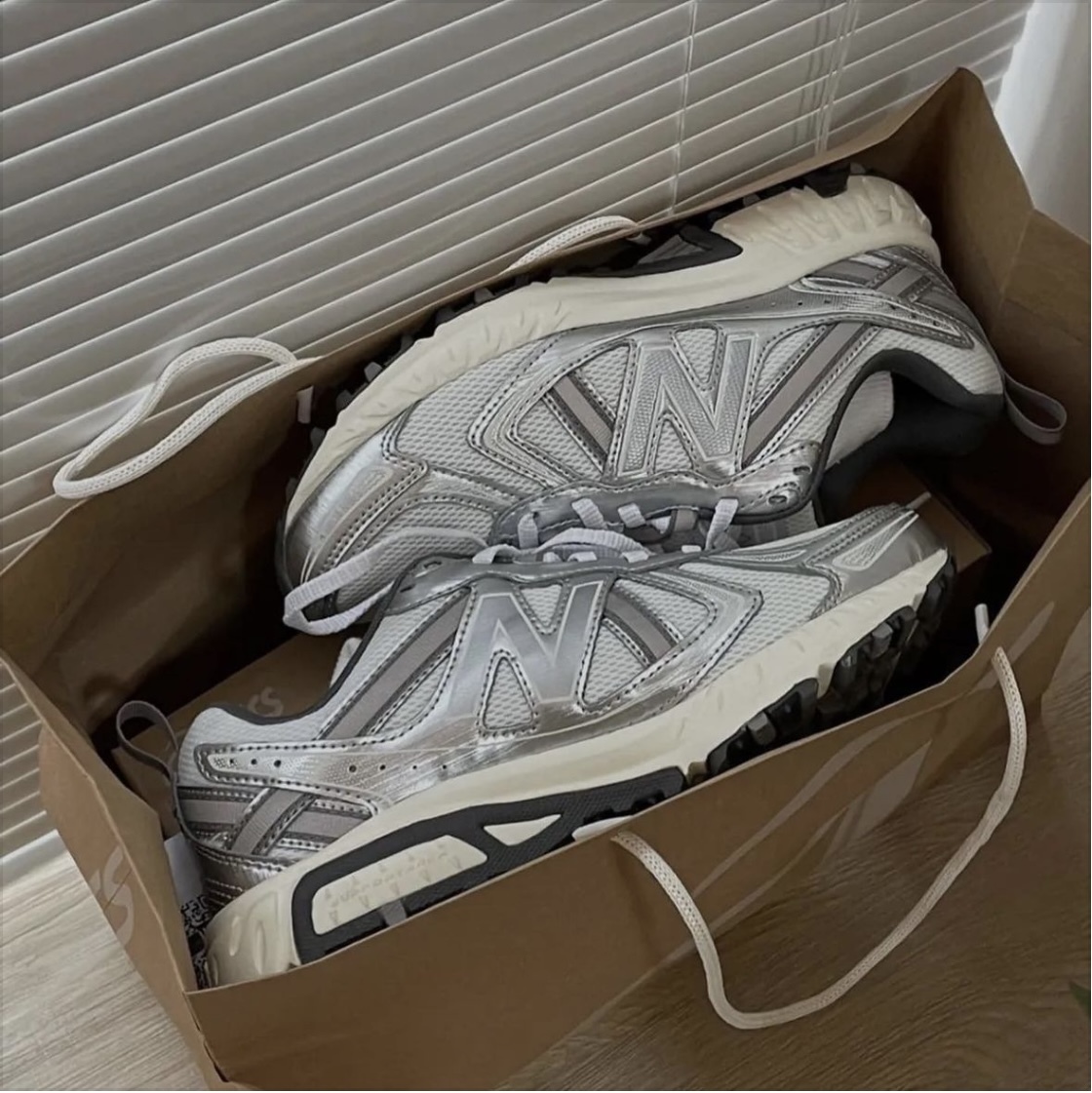 New Balance NB 410 白銀色奶油底 Y2K 復古 慢跑鞋 老爹鞋 MT410KM5/預購