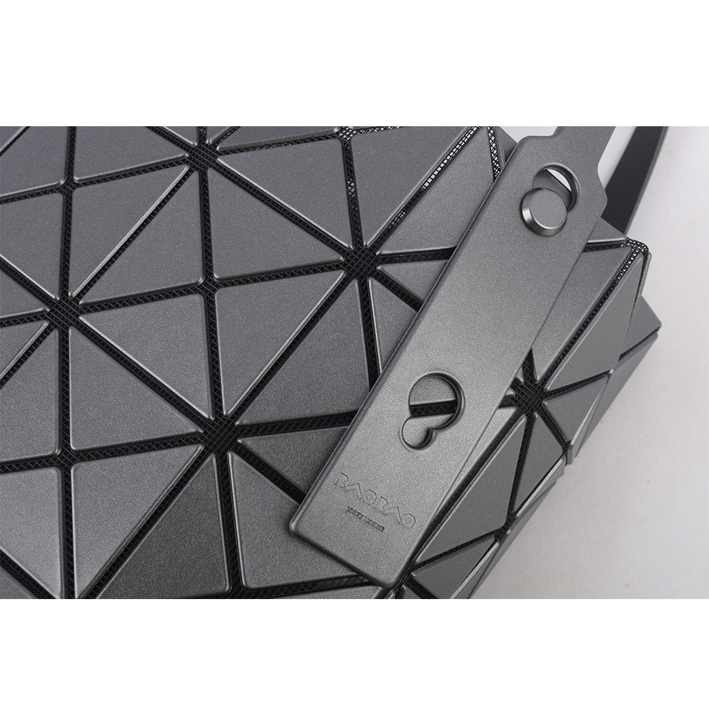 【ISSEY MIYAKE三宅一生】BAO BAO LUCENT BOXY 5X4 金屬色手提包(槍銅色) AG652 94