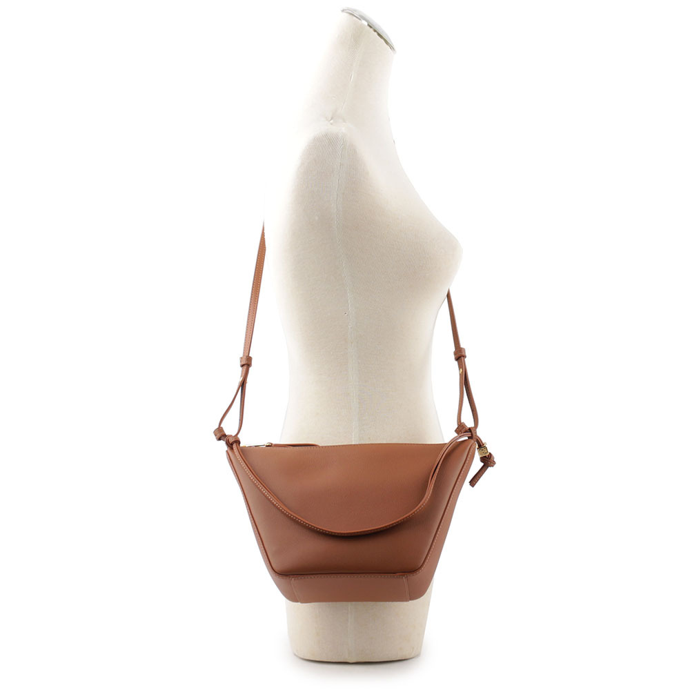 【LOEWE】Hammock Hobo 小牛皮迷你肩背/斜背二用包(焦糖色) A538G13X01 2530