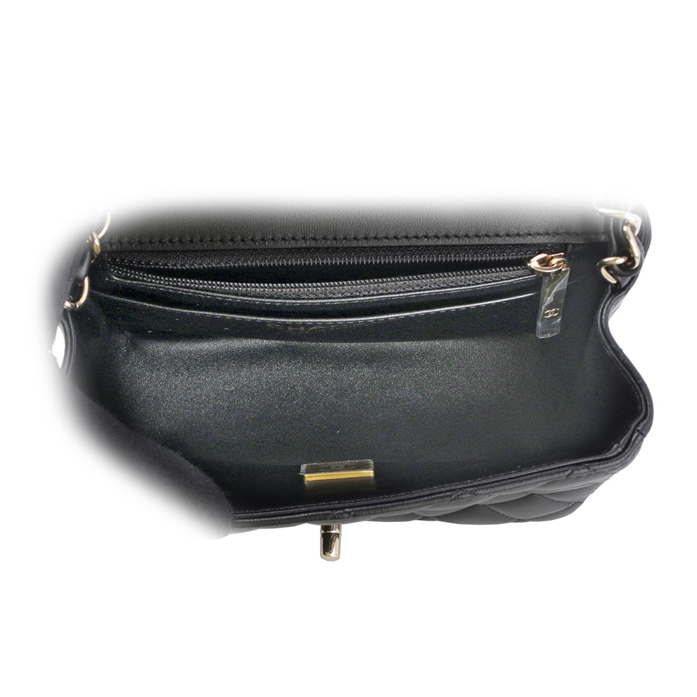 【CHANEL】金色CC Logo 菱格紋小羊皮迷你口蓋包/方胖包(黑色) A35200 Y04059 94305