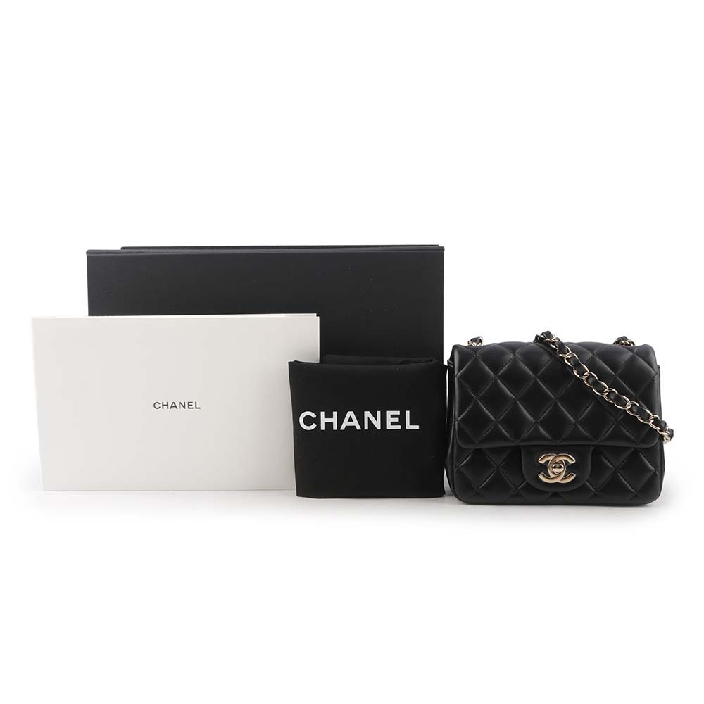 【CHANEL】金色CC Logo 菱格紋小羊皮迷你口蓋包/方胖包(黑色) A35200 Y04059 94305