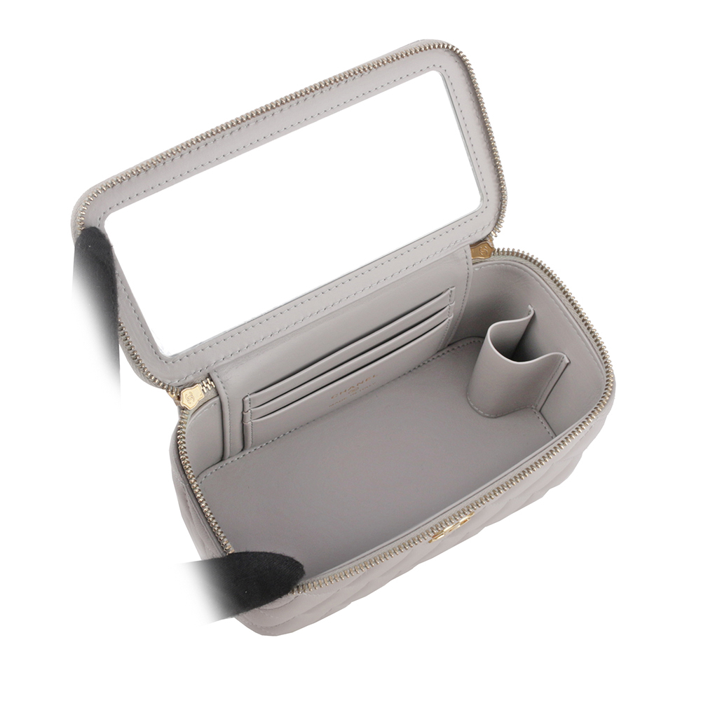 【CHANEL】霧金釦菱格紋小羊皮寶石鍊帶小方盒(灰色) AP2937 B08845 NJ530