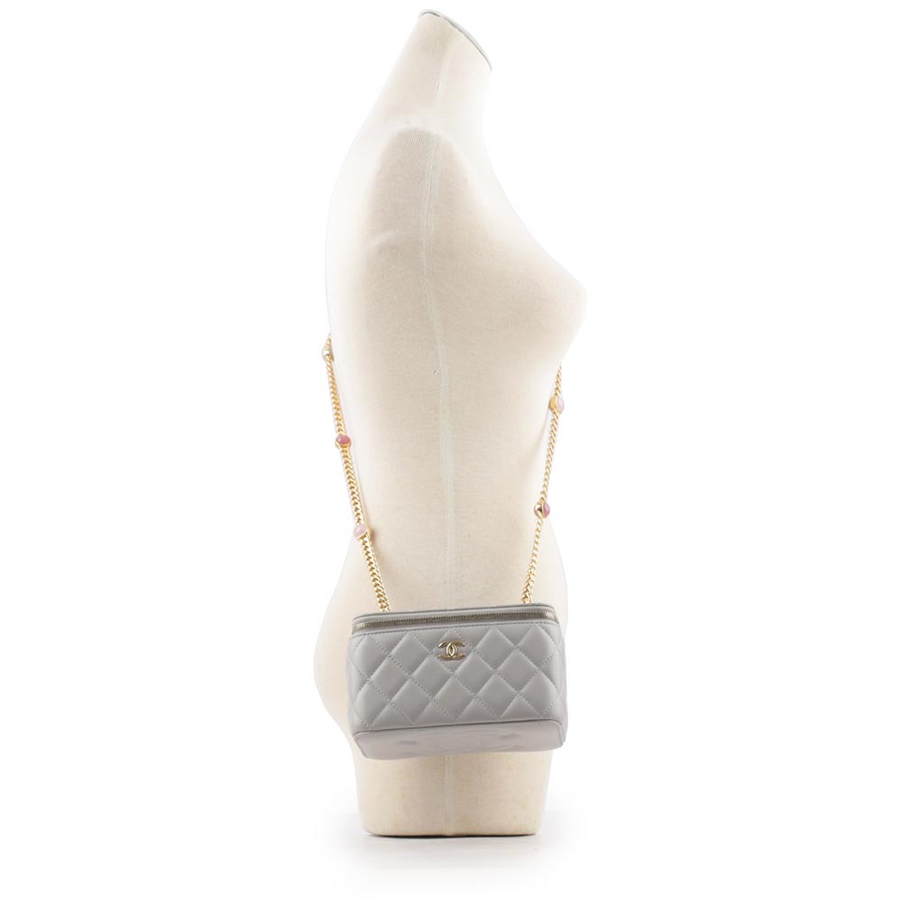 【CHANEL】霧金釦菱格紋小羊皮寶石鍊帶小方盒(灰色) AP2937 B08845 NJ530