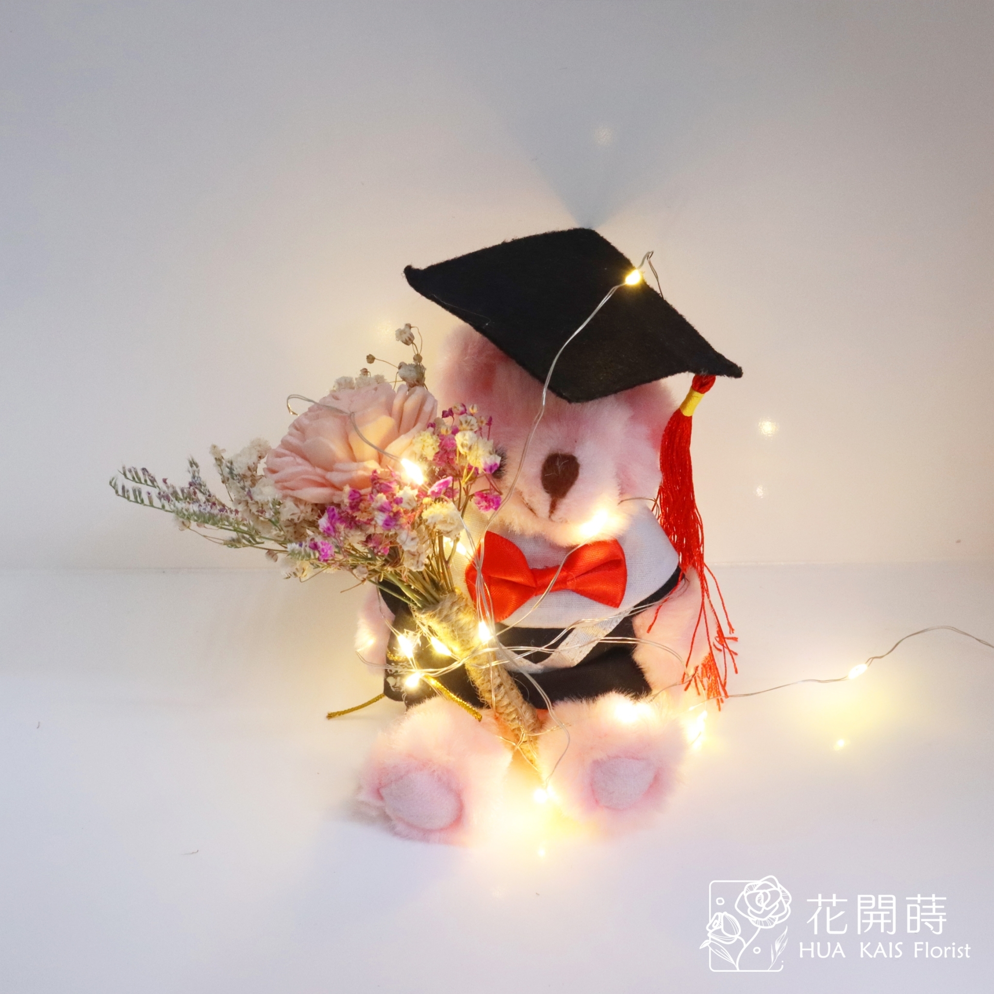 燈光提袋學士小熊-粉玫瑰索拉小花束|小熊花禮|畢業禮物|學士熊|畢業季